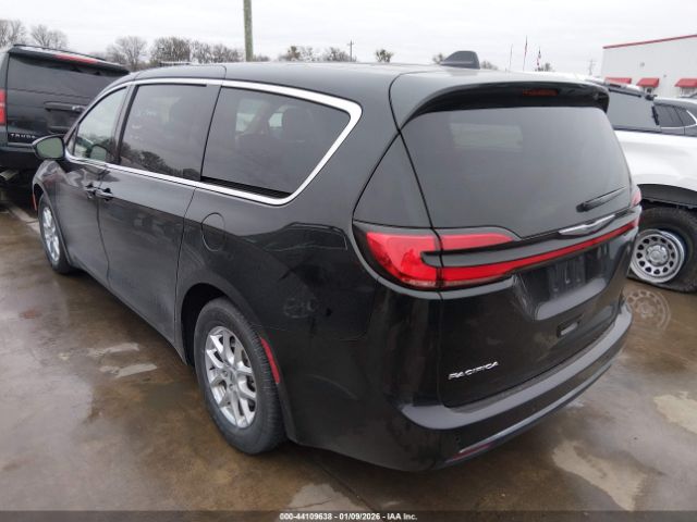 2023 CHRYSLER PACIFICA 2C4RC1BG1PR624663 Photo 2