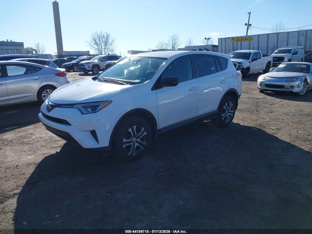 JTMBFREV3JJ258766 Toyota RAV4 LE