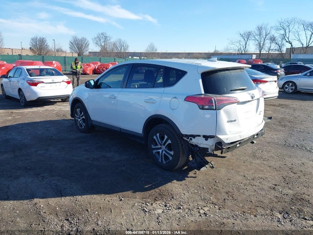 JTMBFREV3JJ258766 Toyota RAV4 LE