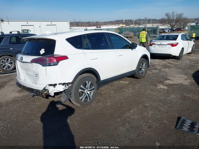JTMBFREV3JJ258766 Toyota RAV4 LE