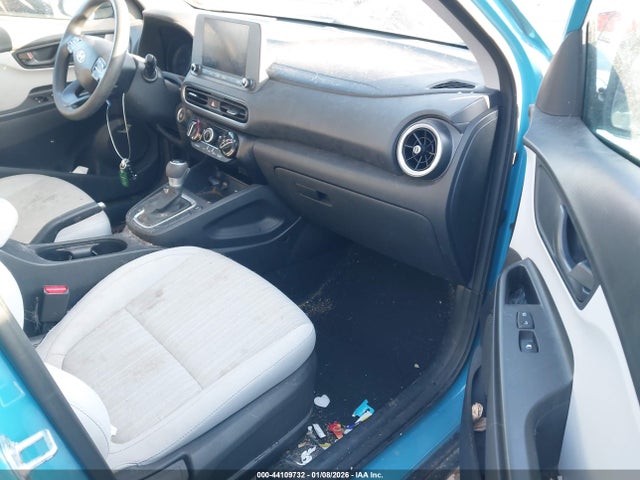44109732 :رقم المزاد ، KM8K6CAB5NU878883 vin ، 2022 Hyundai Kona Sel مزاد بيع