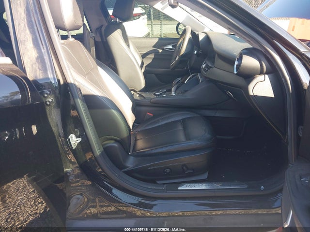 Alfa Romeo Giulia Ti Rwd 2018 ZARFAECN3J7577583 Image 5