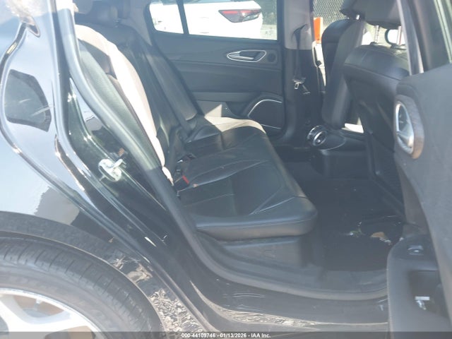 Alfa Romeo Giulia Ti Rwd 2018 ZARFAECN3J7577583 Image 8
