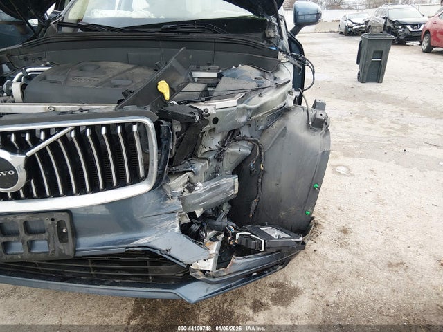 2021 Volvo Xc90 T5 Momentum 7 Passenger მანქანა იყიდება აუქციონზე, vin: YV4102PK1M1715051, აუქციონის ნომერი: 44109748