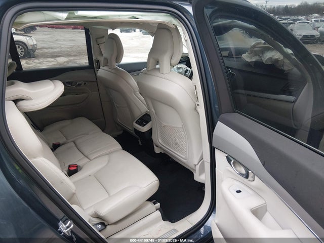 2021 Volvo Xc90 T5 Momentum 7 Passenger მანქანა იყიდება აუქციონზე, vin: YV4102PK1M1715051, აუქციონის ნომერი: 44109748