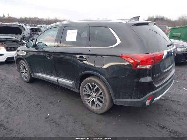 2017 MITSUBISHI OUTLANDER JA4AZ3A38HZ061036 Photo 2