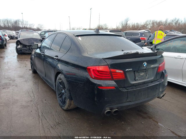 2013 BMW 550I WBAFU9C57DDY72181 Photo 2