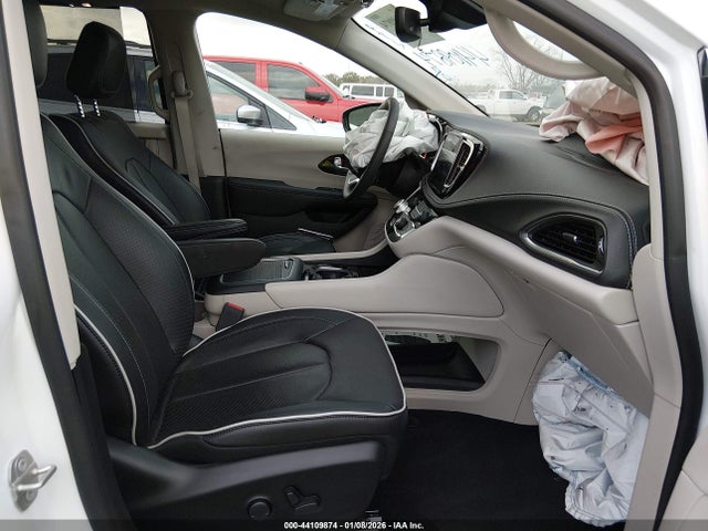 2023 Chrysler Pacifica Limited მანქანა იყიდება აუქციონზე, vin: 2C4RC1GG5PR575119, აუქციონის ნომერი: 44109874