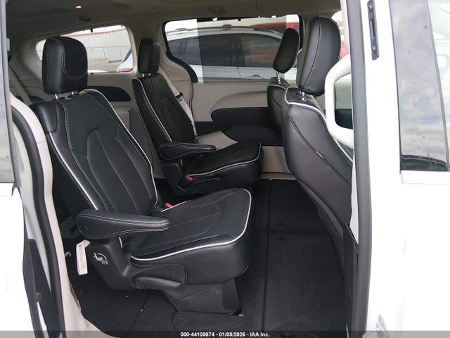 2023 Chrysler Pacifica Limited მანქანა იყიდება აუქციონზე, vin: 2C4RC1GG5PR575119, აუქციონის ნომერი: 44109874
