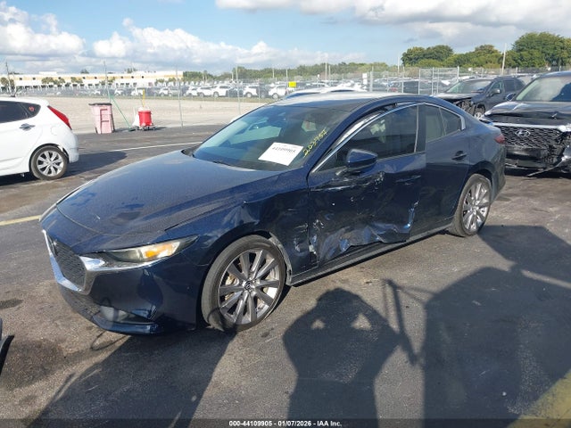 44109905 :رقم المزاد ، 3MZBPABL5MM203757 vin ، 2021 Mazda Mazda3 مزاد بيع
