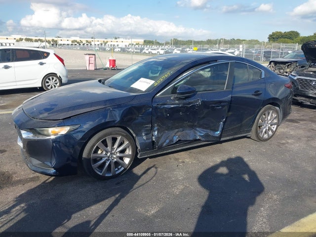 44109905 :رقم المزاد ، 3MZBPABL5MM203757 vin ، 2021 Mazda Mazda3 مزاد بيع