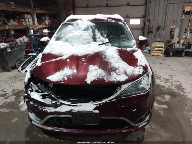 2018 Chrysler Pacifica Touring L მანქანა იყიდება აუქციონზე, vin: 2C4RC1BG6JR194104, აუქციონის ნომერი: 44109922