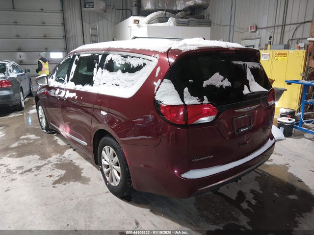2018 Chrysler Pacifica Touring L მანქანა იყიდება აუქციონზე, vin: 2C4RC1BG6JR194104, აუქციონის ნომერი: 44109922