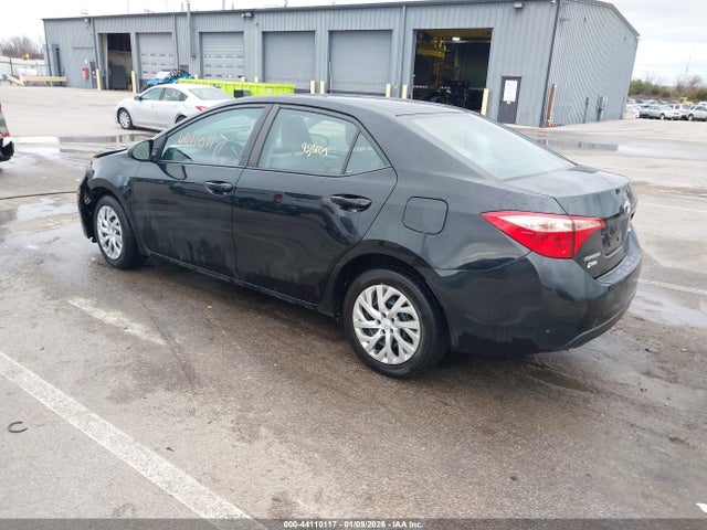 2017 TOYOTA COROLLA 2T1BURHE1HC938589 Photo 2