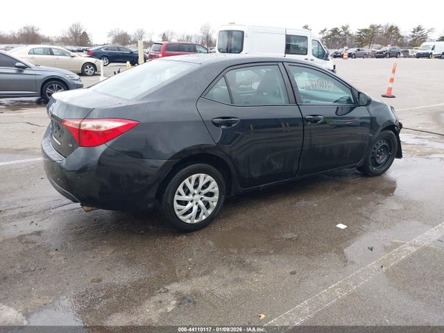 2017 TOYOTA COROLLA 2T1BURHE1HC938589 Photo 3