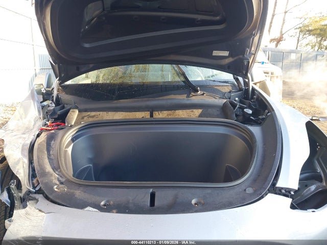 2025 TESLA MODEL Y 7SAYGDEE7SA366245 Photo 9