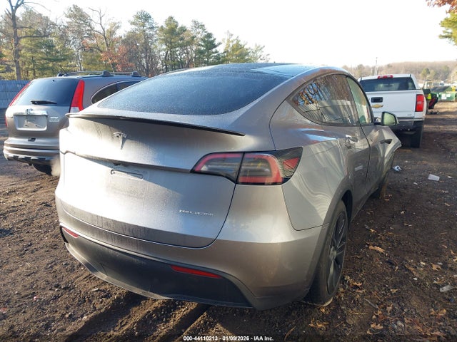 2025 TESLA MODEL Y 7SAYGDEE7SA366245 Photo 3