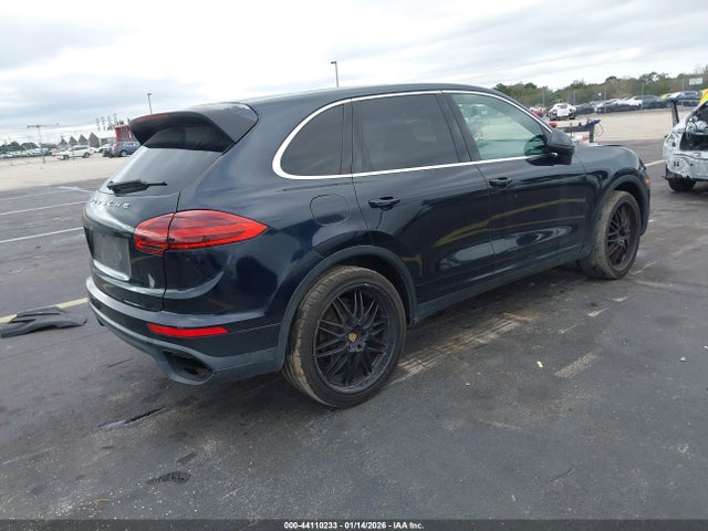 2016 PORSCHE CAYENNE WP1AA2A28GLA08898 Photo 3
