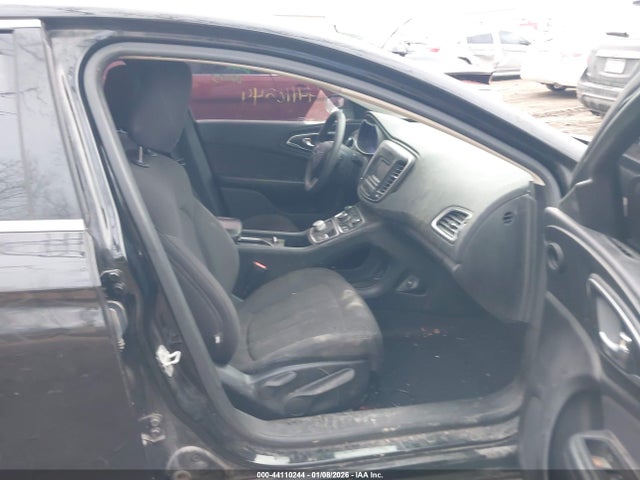 44110244 :رقم المزاد ، 1C3CCCAB3FN642458 vin ، 2015 Chrysler 200 Limited مزاد بيع