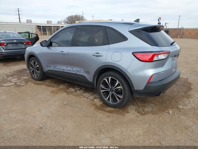 1FMCU0G69NUA37829 Ford ESCAPE SE