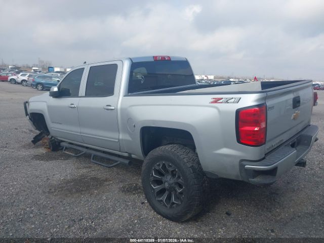 2018 CHEVROLET SILVERADO 1500 3GCUKREC1JG269964 Photo 2