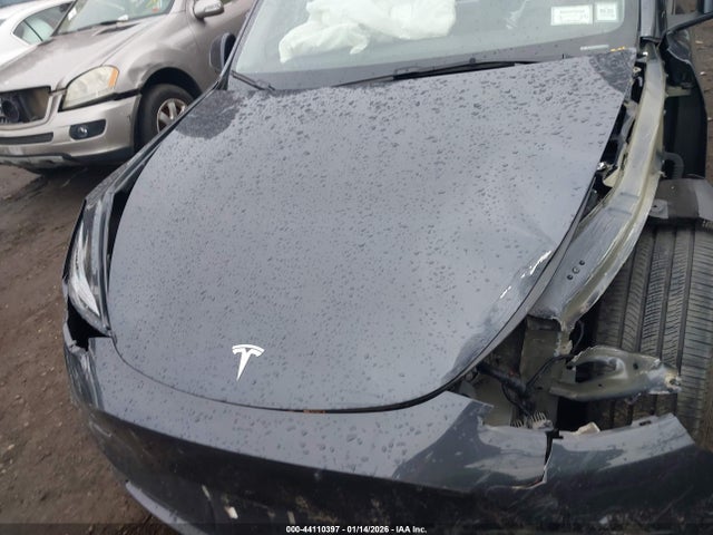 2024 TESLA MODEL Y 7SAYGDEE5RA252027 Photo 9