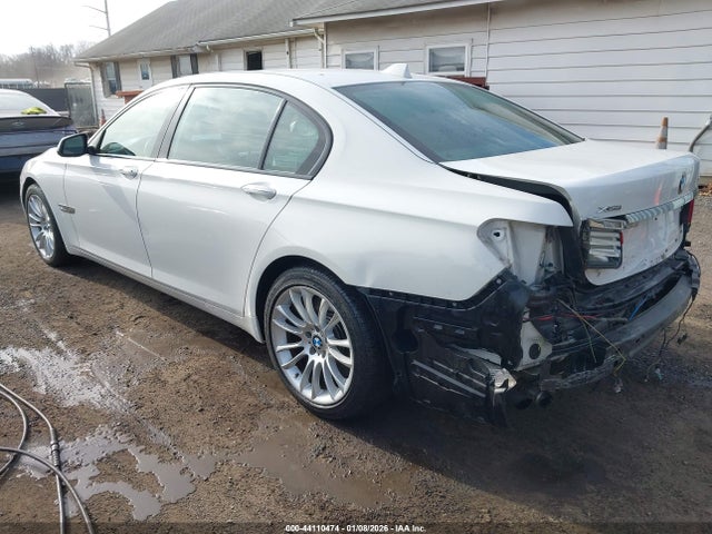 2015 BMW 750LI WBAYF8C59FD655487 Photo 2
