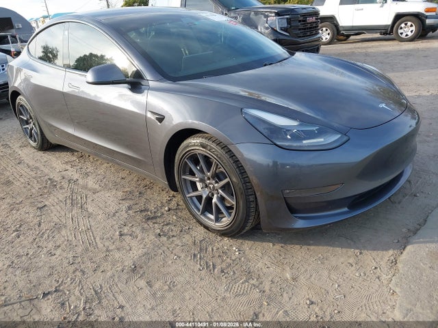 2021 TESLA MODEL 3 5YJ3E1EB8MF992202 Photo 0