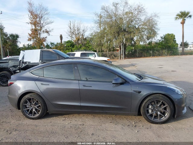 Tesla Model 3 Long Range Dual Motor All-wheel Drive 2021 5YJ3E1EB8MF992202 Image 13