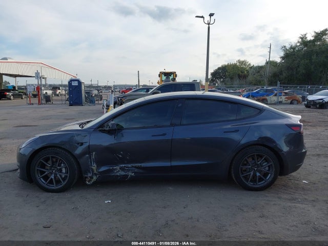 Tesla Model 3 Long Range Dual Motor All-wheel Drive 2021 5YJ3E1EB8MF992202 Image 14