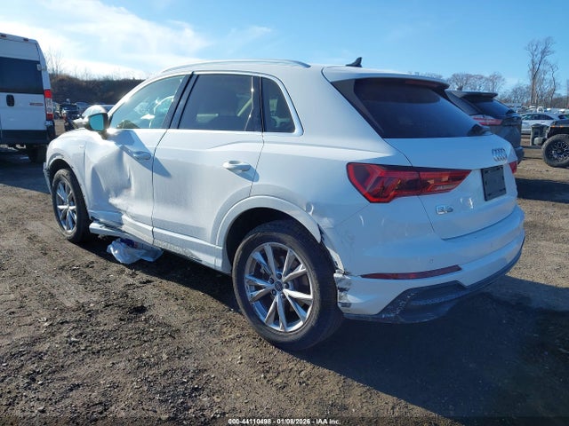 2021 AUDI Q3 WA1DECF35M1130081 Photo 2