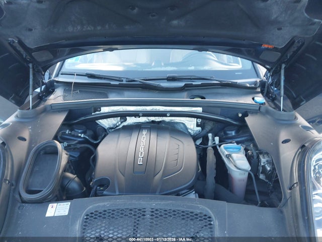 2017 PORSCHE MACAN WP1AA2A50HLB82752 Photo 9