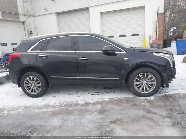 44110832 :رقم المزاد ، 1GYKNDRS5HZ304125 vin ، 2017 Cadillac Xt5 Luxury مزاد بيع