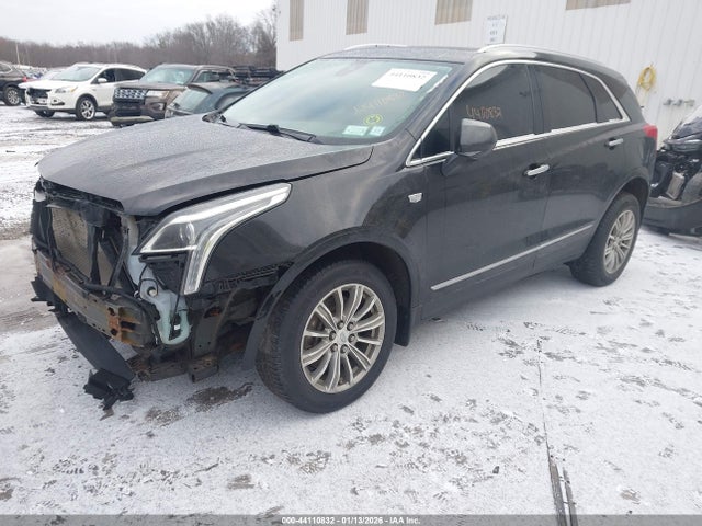 44110832 :رقم المزاد ، 1GYKNDRS5HZ304125 vin ، 2017 Cadillac Xt5 Luxury مزاد بيع