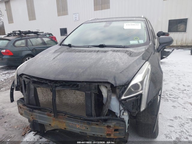 44110832 :رقم المزاد ، 1GYKNDRS5HZ304125 vin ، 2017 Cadillac Xt5 Luxury مزاد بيع