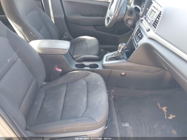 5NPD74LF4JH294771 Hyundai ELANTRA SE