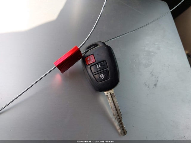 Toyota RAV4 LE 2014 JTMBFREV3EJ008918 Image 11