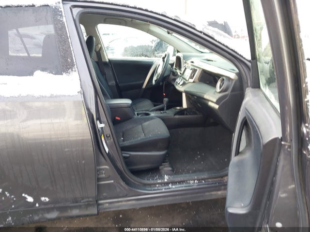 Toyota RAV4 LE 2014 JTMBFREV3EJ008918 Image 5