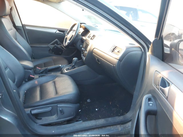 2013 Volkswagen Jetta 2.0l Tdi მანქანა იყიდება აუქციონზე, vin: 3VWLL7AJ3DM290447, აუქციონის ნომერი: 44110951