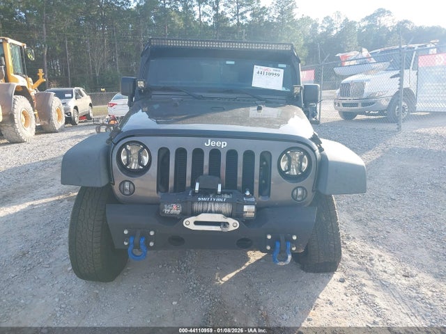 1C4BJWDG5HL717696 Jeep Wrangler Unlimited Sport 4x4