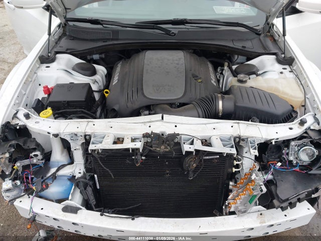 44111038 :رقم المزاد ، 2C3CCABT1PH542185 vin ، 2023 Chrysler 300 300s مزاد بيع