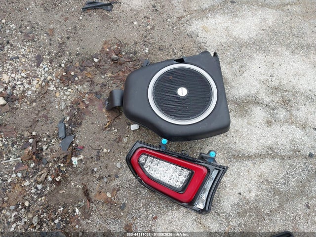 44111038 :رقم المزاد ، 2C3CCABT1PH542185 vin ، 2023 Chrysler 300 300s مزاد بيع