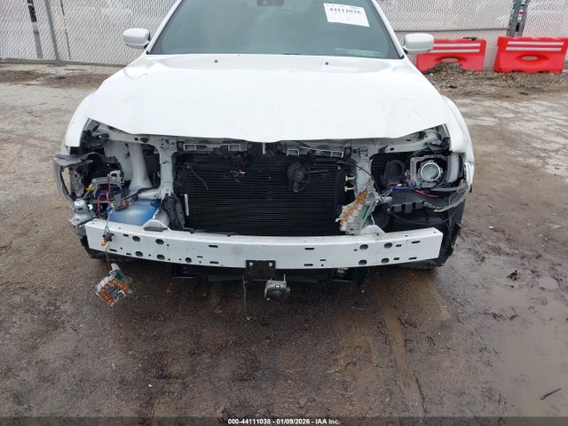 44111038 :رقم المزاد ، 2C3CCABT1PH542185 vin ، 2023 Chrysler 300 300s مزاد بيع