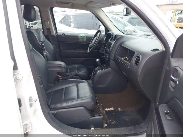 44111040 :رقم المزاد ، 1C4NJRFB3GD619534 vin ، 2016 Jeep Patriot High Altitude Edition مزاد بيع