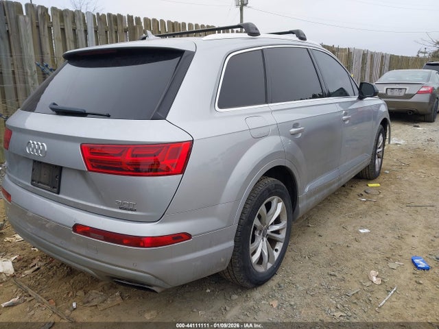 2017 AUDI Q7 WA1LAAF7XHD011686 Photo 3