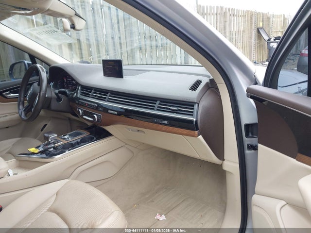 2017 AUDI Q7 WA1LAAF7XHD011686 Photo 4