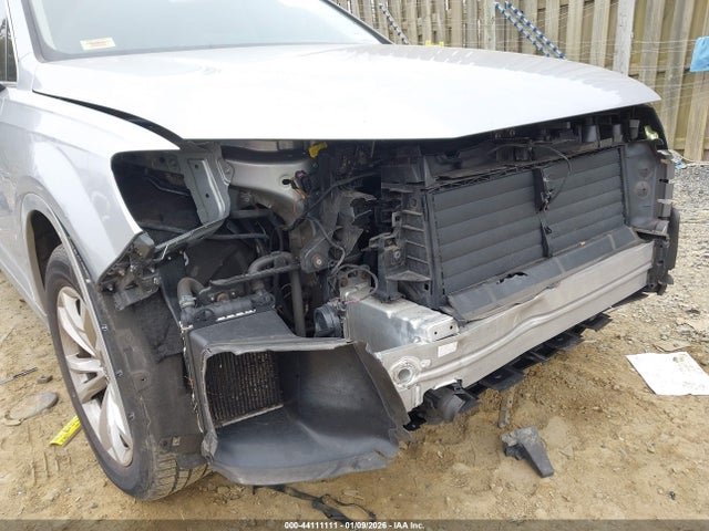 2017 AUDI Q7 WA1LAAF7XHD011686 Photo 5