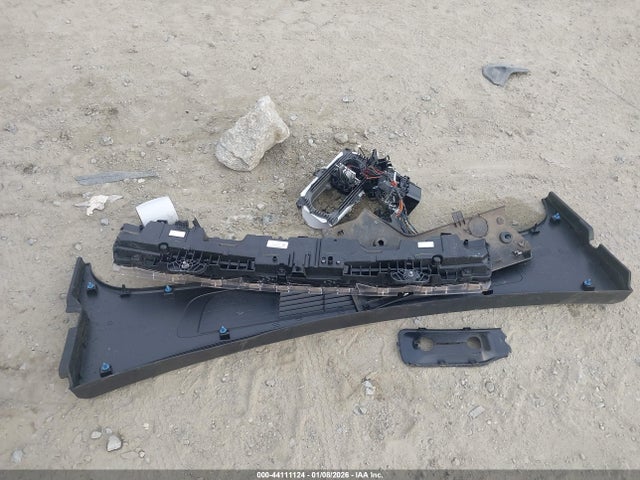 44111124 :رقم المزاد ، 7PDSGBBA0SN060364 vin ، 2025 Rivian R1s Adventure Dual Motor Large Pack/adventure Dual Motor Max Pack مزاد بيع