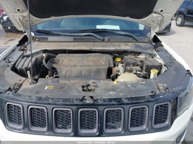 2018 JEEP COMPASS 3C4NJDDB2JT451635 Photo 9
