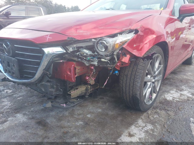 3MZBN1W3XJM216242 Mazda Mazda3 Grand Touring